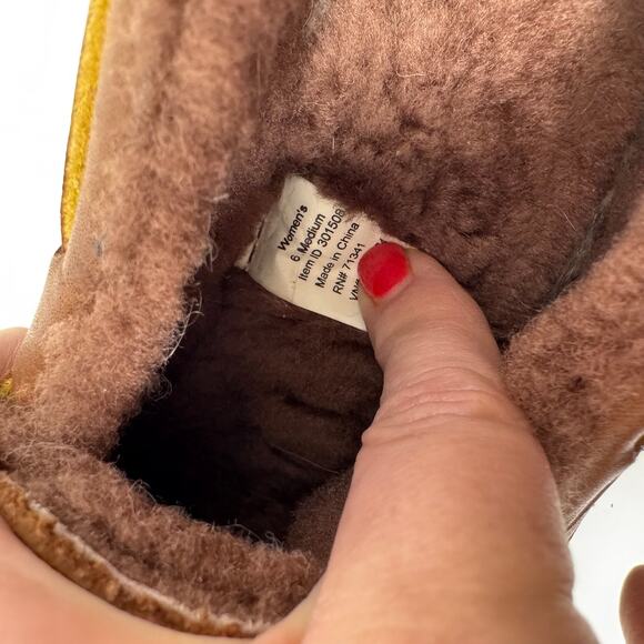 L.L. Bean Brown Leather Wicked Good Moccasin Slippers Women’s 6M - Picture 10 of 11